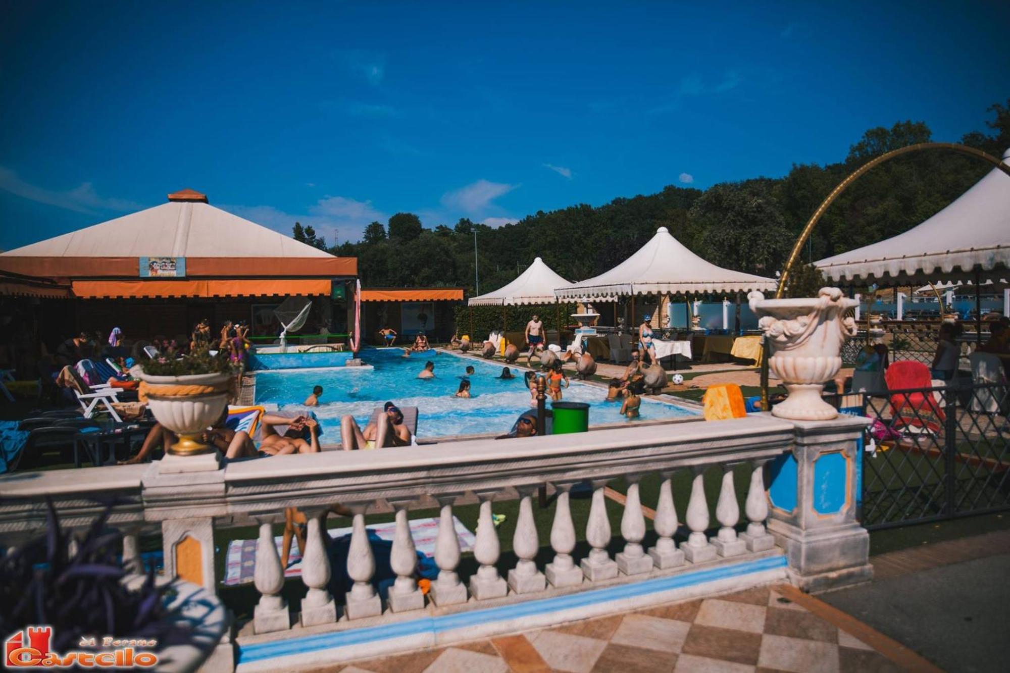 Hotel Il Castello Di Perano Zewnętrze zdjęcie